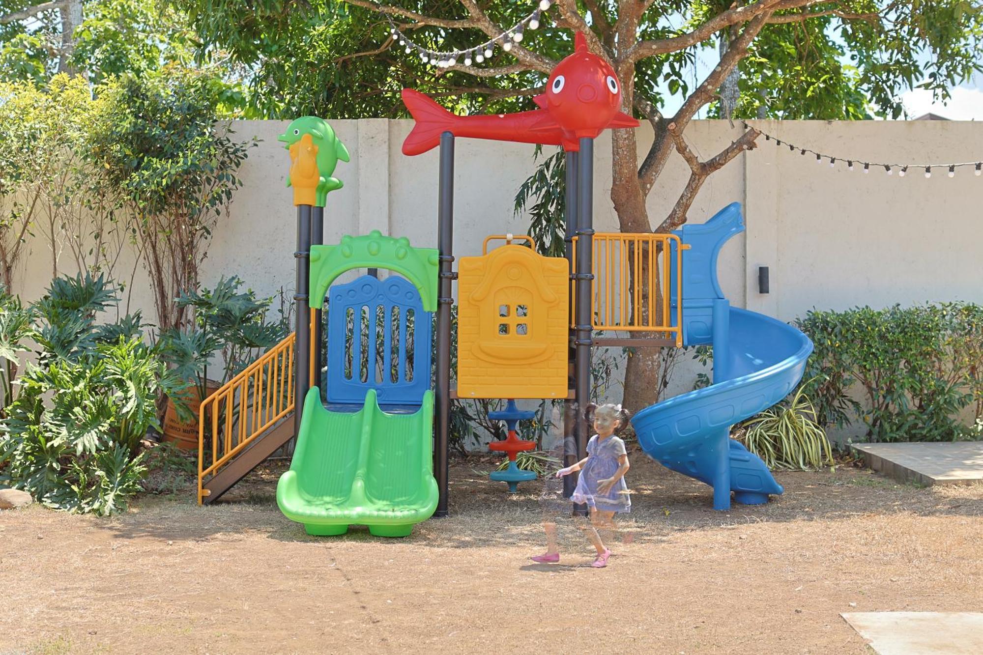 Holiday Suites Puerto Princesa Екстериор снимка